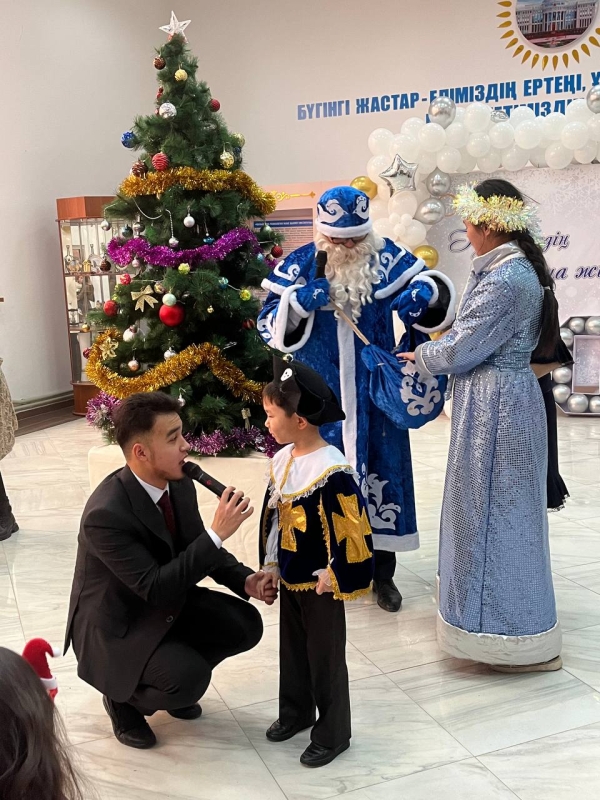 A matinee “new year-2024” was held for the children of teachers and employees of the Kyzylorda Open University and the Kyzylorda higher multidisciplinary college.